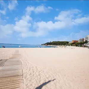  Apartament Seahomes Vacations, Beach&pool, In Fenals