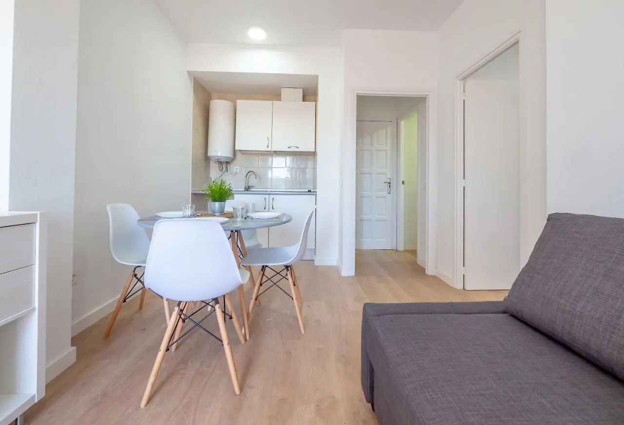 Apartamentos Ar Melrose Place Lloret de Mar 0*,  Spagna